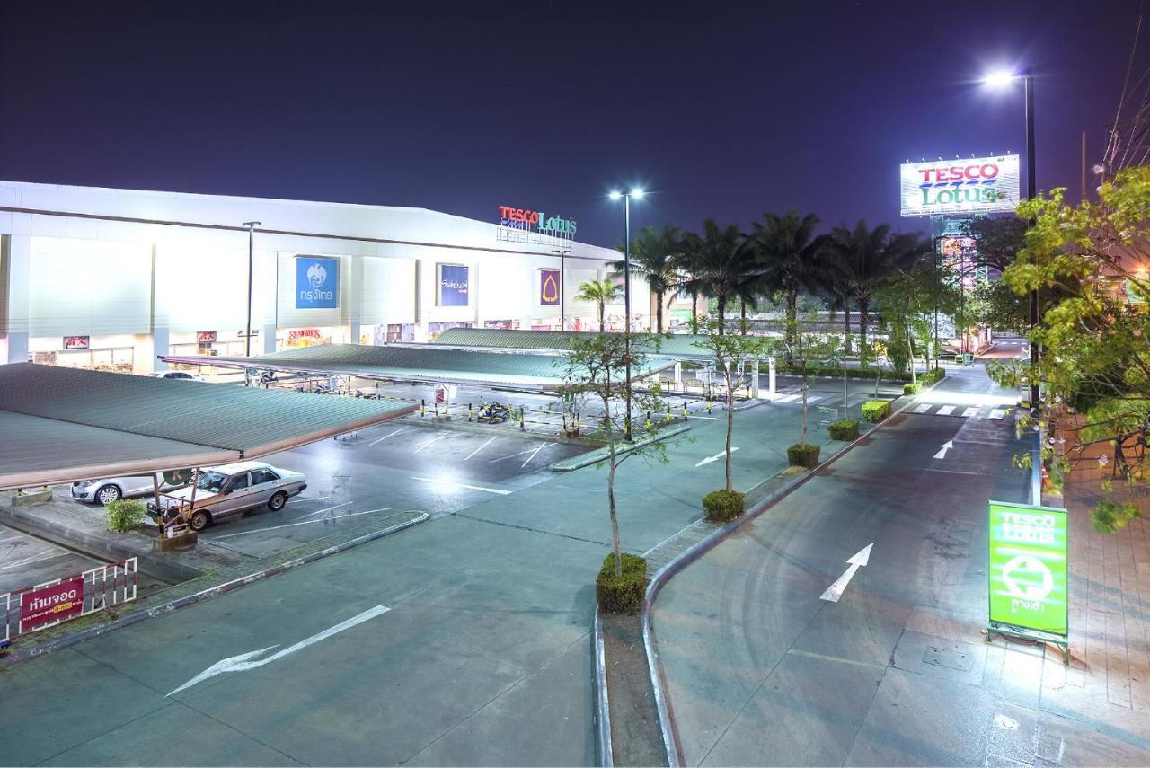 Отель Gems Park Don Mueang Airport And Bts Бангкок Экстерьер фото