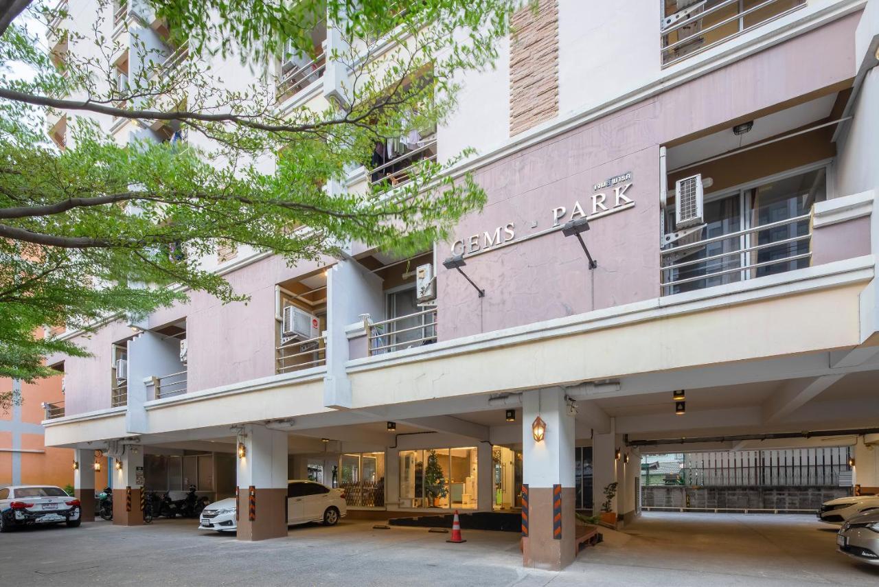 Отель Gems Park Don Mueang Airport And Bts Бангкок Экстерьер фото