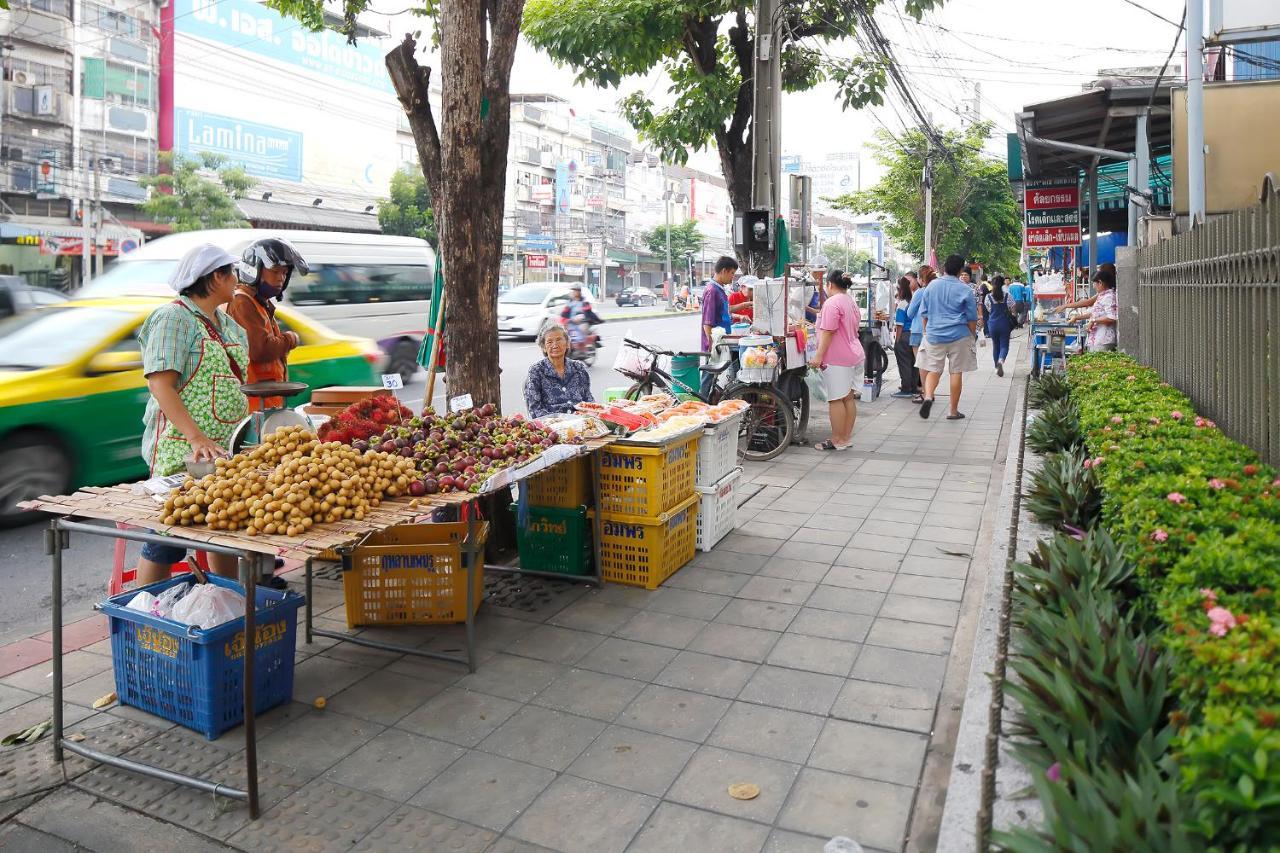 Отель Gems Park Don Mueang Airport And Bts Бангкок Экстерьер фото