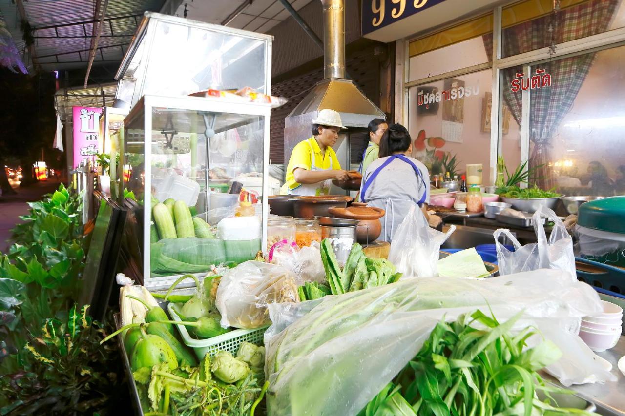 Отель Gems Park Don Mueang Airport And Bts Бангкок Экстерьер фото