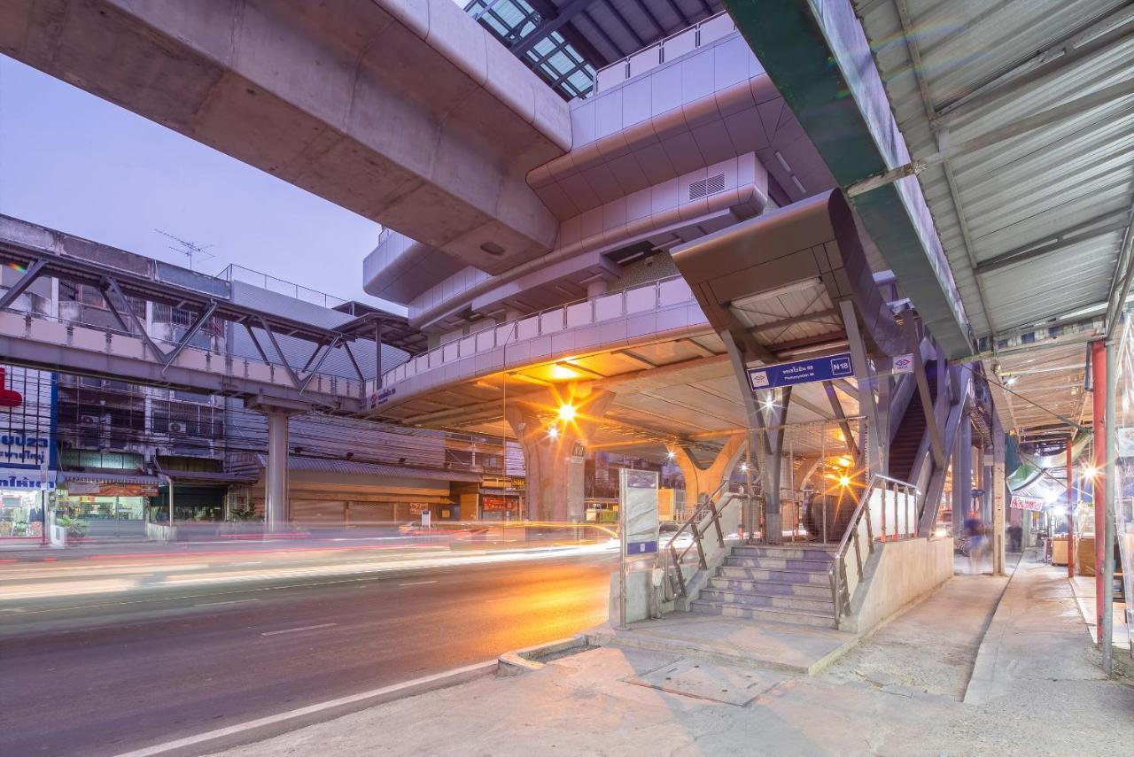 Отель Gems Park Don Mueang Airport And Bts Бангкок Экстерьер фото