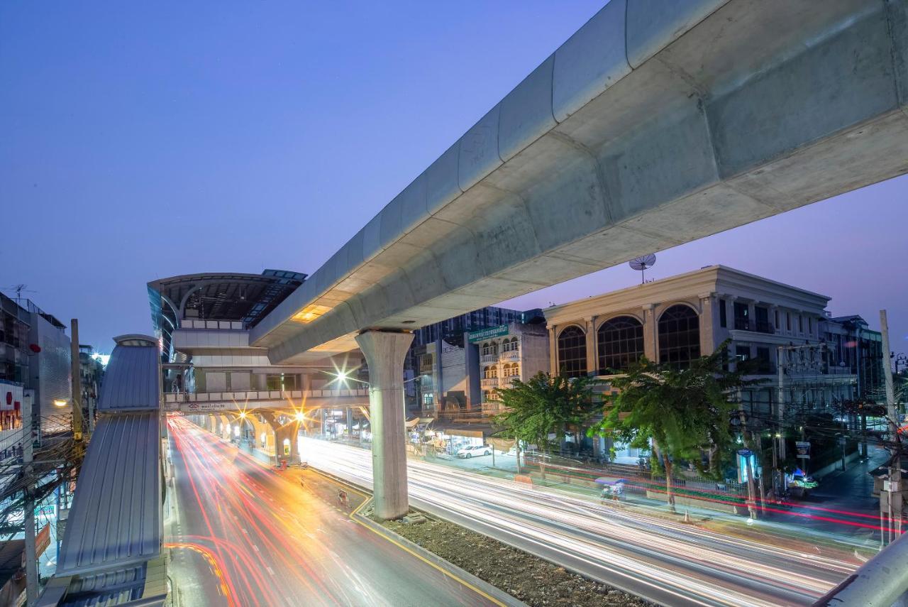 Отель Gems Park Don Mueang Airport And Bts Бангкок Экстерьер фото