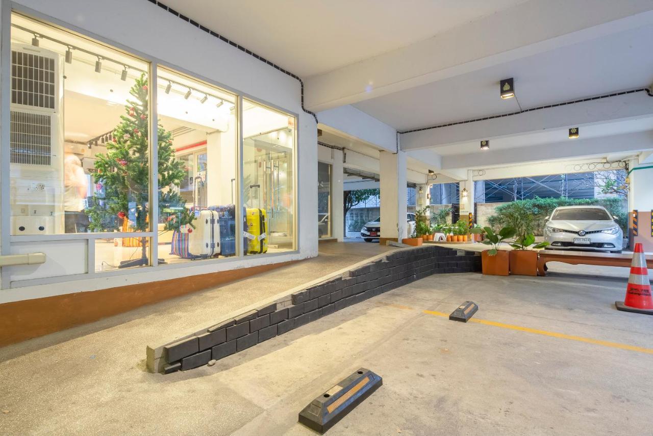 Отель Gems Park Don Mueang Airport And Bts Бангкок Экстерьер фото