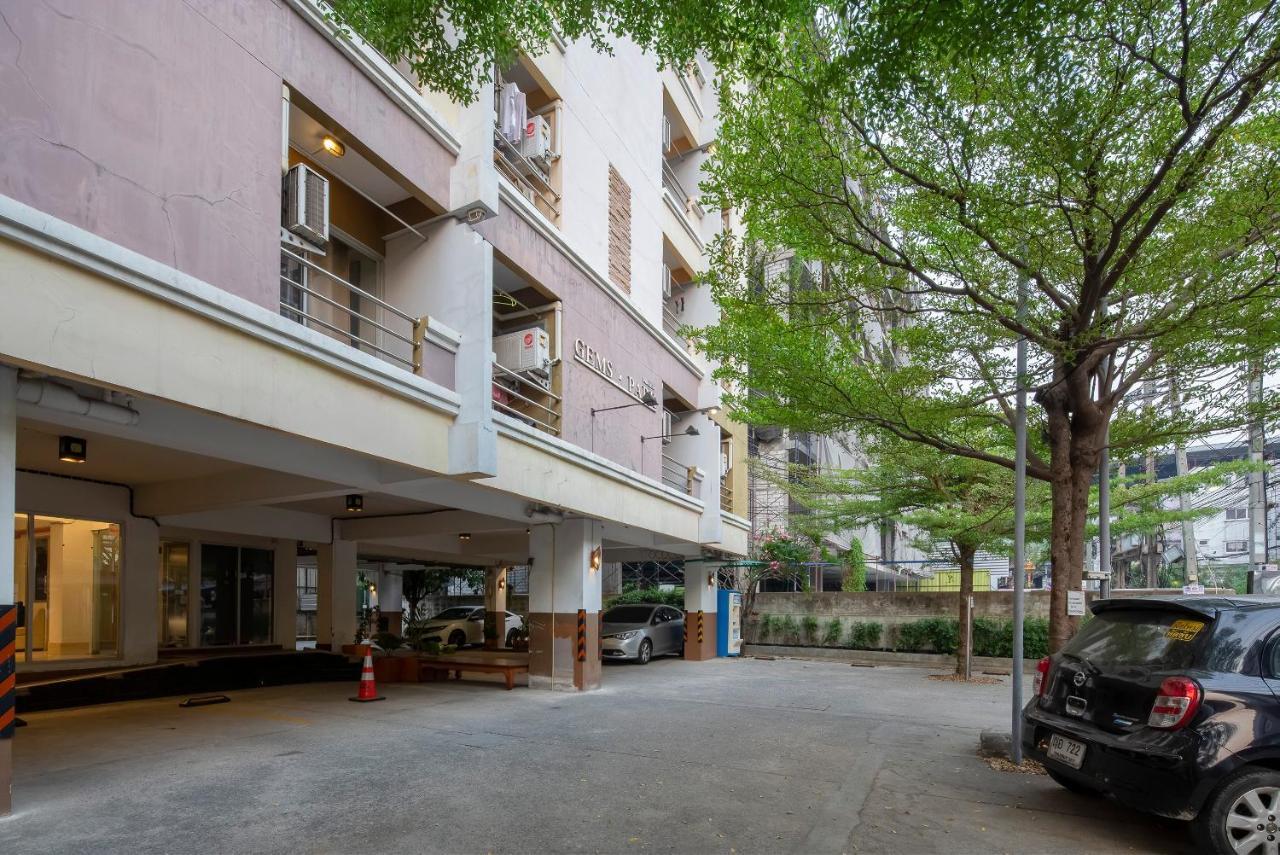 Отель Gems Park Don Mueang Airport And Bts Бангкок Экстерьер фото